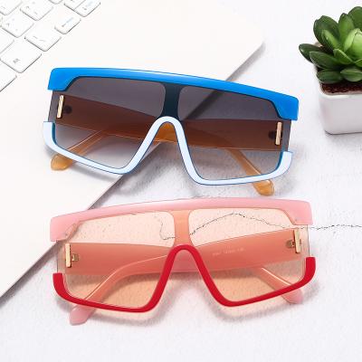 China Fashion sunglasses 2020 latest one piece sunglasses shape frame oversized multicolor sunglasses for women high quality sunglasses for sale