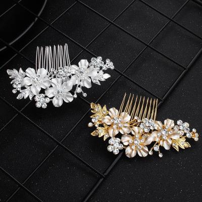 China Hot Selling Classic Fashion Jewelry Alloy Rhinestone Headpiece Enamel Flower Crystal Comb Wedding Dress Bride Hair Comb for sale