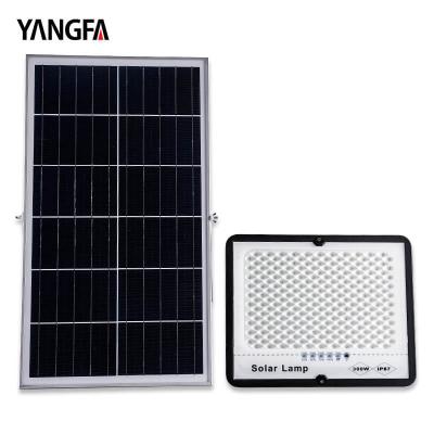 China Easy Installation Outdoor IP65 50W 100W 200W 300W LED Solar Flood Light for sale