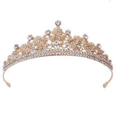 China Hot Headpiece Tiara Bridal Head Jewelry Princess Style Gold Tiara Crown Golden Maple Leaf Fashion Headwear 2021 Sale for sale