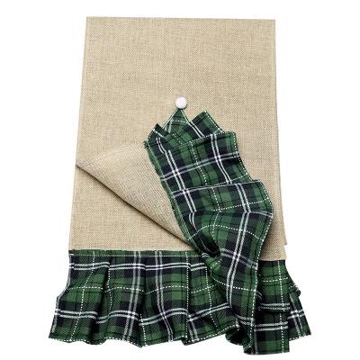 China Modern 100% Polyester Embroidered Green Plaid Christmas Tree Table Runner With Ruffled Dashboard Runner for sale