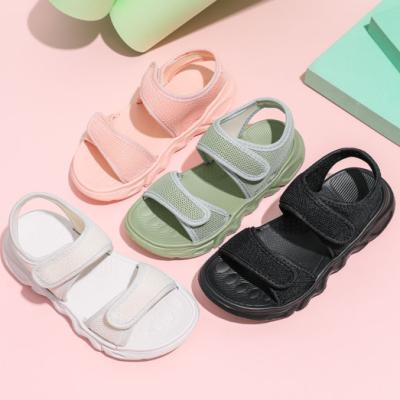 China Comfortable Summer Kids Beach Shoes Unique Soft Breathable Unisex Anti-slippery Sandals Mesh Top Kids Sandals for sale