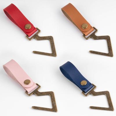 China Promotion souvenir gift factory direct outdoor multifunctional metal car key key leather key chain strap for sale