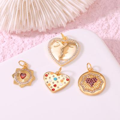 China Trendy Fashion 14K Gold Plated Zircon Kiss Love Hearts Shaped Pendant Charms for sale