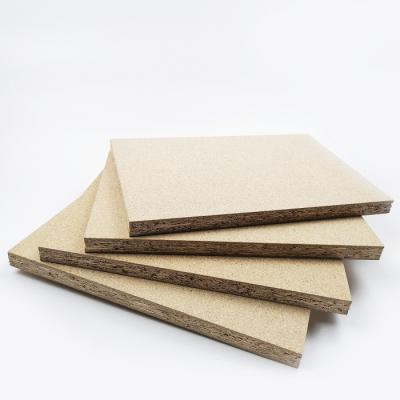 China Cheap Particleboard And Melamine Chipboard Particle Boards Eco Friendly 19mm Plain for sale