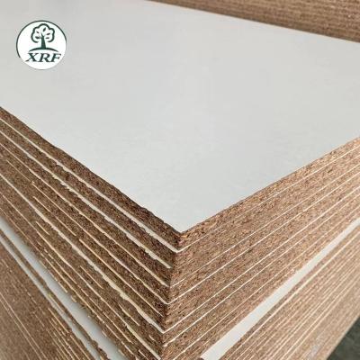 China Best Price Eco - Friendly Melamine Chipboard Particle Board 18Mm Interior Door Particle Board for sale