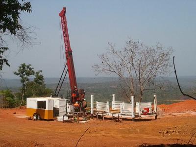 China Operación simple CR25 13L de la estructura compacta 298 kilovatios de los 3100m de la base de taladro del aparejo de la exploración geológica del BQ en venta