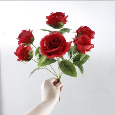 China Wholesale Silk Rose Artificial Flower Bunchwith Buds Rose Bouquet Artificial Valentines Red Silk Rose ER-R01 for sale