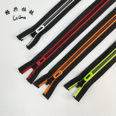 China Viable Wholesale Custom Color Contrast 5# Stripe Resin Plastic Zipper for sale