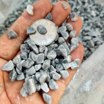 China Fine Or Larger Wholesale River Rock Landscaping Bright Gray Floor Garden Pebble for sale