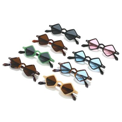 China Comfortable Fashion Women Classic Vintage Steampunk Sunglasses Men Hip Hop Mini Funny Retro Shades Eyewear Women Small Round Sunglasses for sale