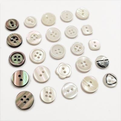 China Factory Direct Selling 4 Holes Round Plastic Buttons Custom Engraved Logo Resin Button For Clothes Sweater for sale