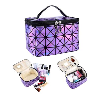 China Large Travel Waterproof Holographic Cosmetic Bag Fashion Toiletry Bag Makeup Organizer for Women Portable Travel Toiletry Bag for sale