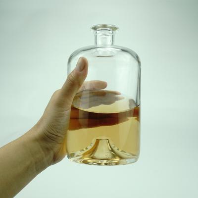 China Gift & Craft Suppliers Shape Premium Glass Bottle Gin Wine Vodka Bottling Rum Whiskey Liquor Spirit Vodka for sale