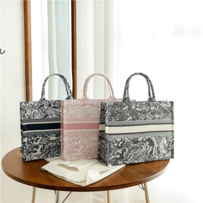 China Luxury Elegant Women Tote Bag For Shopping Original Designer Tote Bag Pattern Embroidered Ziplock Lady Famous Brand Top Quality for sale