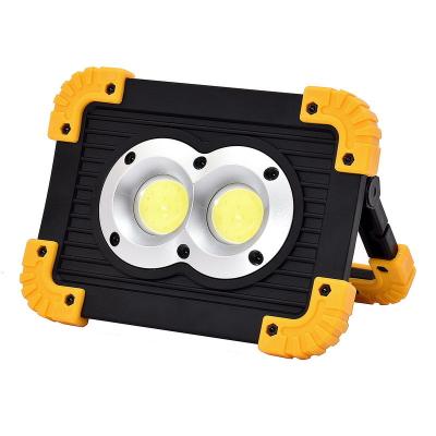 China Outdoor Activities 20W COB Floodlight Rechargeable Cordless Portable Heavy Duty LED Camping Outdoor Lamp for sale