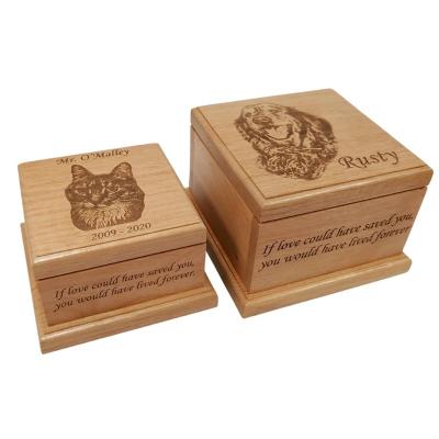 China Stored Cremation Pet Urn Ashes For Dog Cat Engraved Custom Portrait for sale