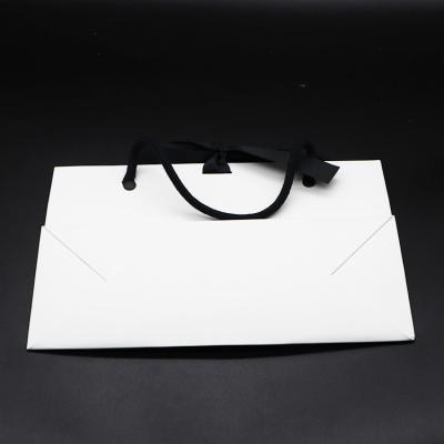 China Recyclable Personalized Luxury Custom Opens Art Paper Gift Bag Small Handmade White Coated for sale