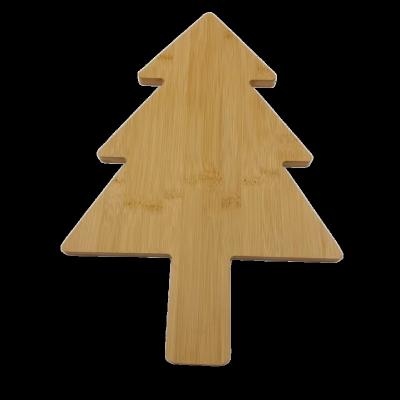 China Sustainable Hot Selling Christmas Tree Shape Bamboo Cutting Board With Handle Bamboo Pizza Serving Plates Cutting Plates for sale