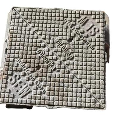 China ggg500-7 Malleable Iron Square Iron Manhole Cover Rainwater Sewage Manhole Cover for sale