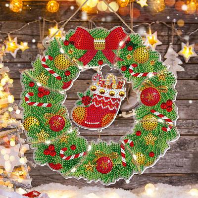 China Gift Wall Decoration LED Lighted 5D Diamond Wreath Gift Garland Handmade DIY With Key Chain for sale