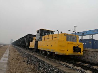 China El tractor de doble uso HTRR118 es adecuado para la sección de la estación de tren y la línea especial en venta