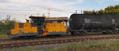 China Trator de dupla utilização ferroviário-rodoviário do tipo HTRR113 que utiliza motores de marcas de renome internacional à venda