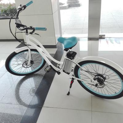 China Las muchachas blancas/del tronco de la aleación del color velocidad eléctrica para mujer de Shimano Acera 7 de la bici motorizaron la bici en venta