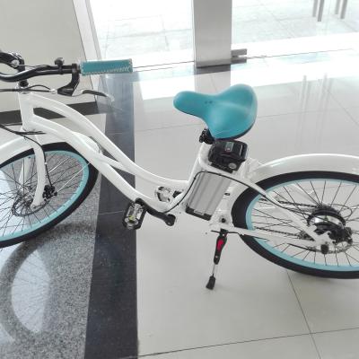 China bici eléctrica de la ayuda del pedal de 26 * 2,125 tiyre para los guardabarros de acero de la pintura de las mujeres en venta