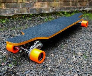 China 2 longboard inalámbrico de la velocidad del motor 25km/h del monopatín eléctrico de la rueda en venta