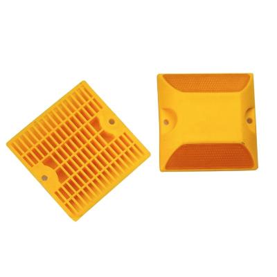 China Traffic Safety Plastic Reflective Road Stud in Yellow 100X100X20mm for Traffic Safety for sale