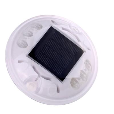 China Reflector de rodadura LED Rodadura solar Rodadura ojo de gato redondo Rodadura de plástico para la seguridad vial en venta