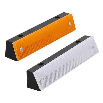 China Yellow Aluminium Guardrail V Type Plastic Road Reflectors for Road Safety Maintenance for sale