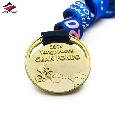 China Europe Manufacturer Longzhiyu Sports Medals 15years to Custom Medals Sports Pack Finisher Medal for sale