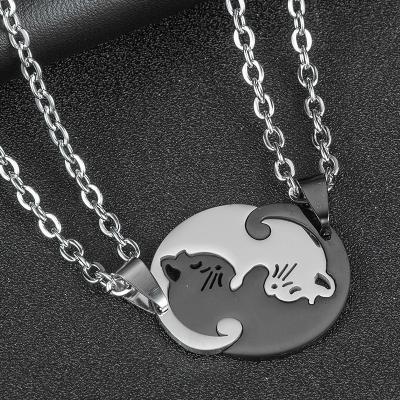 China TRENDY Animal Pendant Black White Cat Stitching Necklace Simple Friendship Gift Heart Shape Gold White Cat Couple Jewelry Necklace 2022 for sale