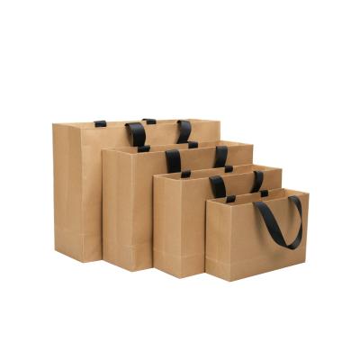 China Size 230gram Color Recyclable Custom Paper Shopping Bag With Rope Handle for sale