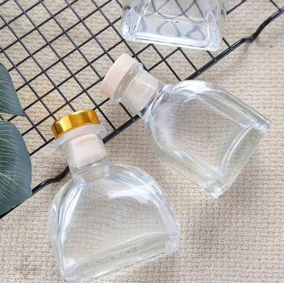 Cina Cosmetic Reed Diffuser Bottle 100ml Glass Bottle Empty Reed Diffuser Bottle Luxury Reed in vendita