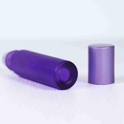 Cina 2021 Hot Sale Cosmetic Amber Essential Oil Roller Bottle 5ml 10ml in vendita