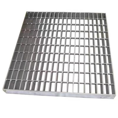 China Walkway Deck Traditional Steel Grating Steel Bar Grating 32x5mm Serrated Steel Bar Grating for sale