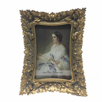 China Custom Gold/Silver Leaf Photo Picture Frame Design Antique Style Photo Frames With Picturec for sale