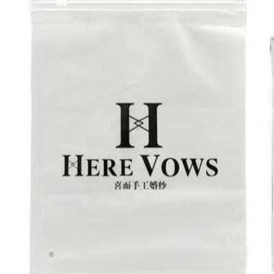 China Cheap wholesale custom clothing bags reusable packaging bags recyclable for clothing storebags for sale