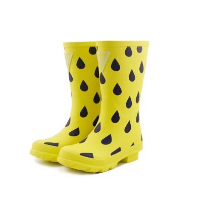 China Fashion trend hot sale classic yellow raindrop rubber shoes waterproof rubber rain boots for kids for sale