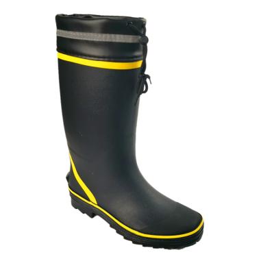 China Outsole work safety rubber waterproof anti-slip wellies folding rubber working rain boots for sale