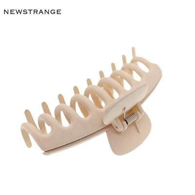 China High Quality Decor Hair Claw Clips Durable Matte Girls Trendy 11cm Tooth Shape Hair Shark PC Material Large Claw Clips For Women for sale