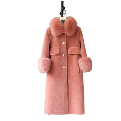 China Anti-Wrinkle Wholesale Wool Shearling Coat Fox Fur Collar Wool Coat Women 100% Real Fashion Sheep Shearling Jacket Warm Women for sale