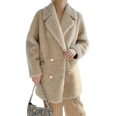 China Fashionable Anti-wrinkle Lamb Shearling Coat Wholesale Plus Size Sheep Trim Leather Jacket Women Shearling Leather Jacket for sale