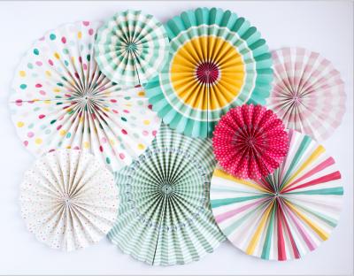 中国 Hooray Party Paper Fans Set of 8 Pink Blue and Yellow Party Decor Paper Fans Girl's Birthday Decor Smash Cake Photo Backdrop 販売のため