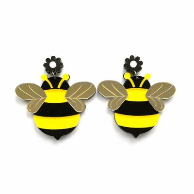 China Cute Cute Insect Flying Honey Bee Mirror Gold Wings Acrylic Black Flower Stud Earrings For Women for sale