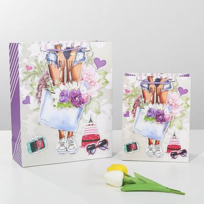 China Recycled Materials custom laminated paper bags with logo luxury shopping bag Lady flower mother perfume tulip cosmetics colorful reasonable price for sale