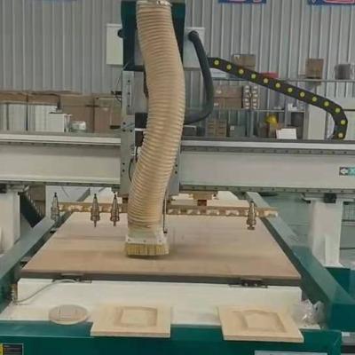 China Building Material Stores CNC Wood Cutting Machine Router Wood Carving Door Designs for sale